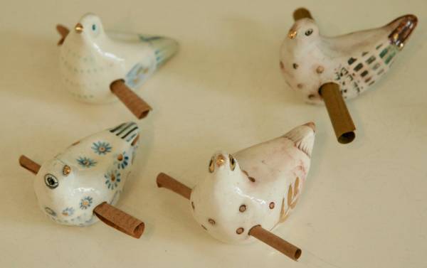 - a Ceramic by Sarah McCormack, measuring 6 x 7 cm (H x W) £22